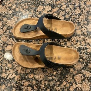 Birkenstock Gizeh Size 37, Black